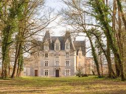 Hotel The Originals Château de Perigny