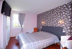 Logis Hotel Aux Maisons