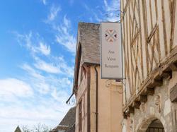 Hôtel Aux Vieux Remparts, The Originals Relais