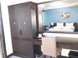 J Hotel