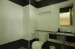 De Hug Hotel And Residence