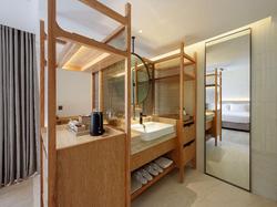 Ad Lib, Bangkok