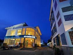 Riverside Hotel (SHA Extra Plus+)