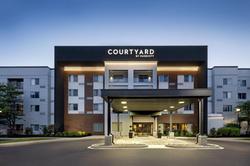Courtyard Edison Woodbridge