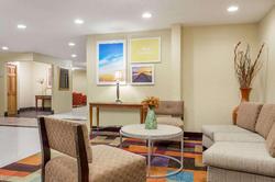 Days Inn & Suites by Wyndham Bloomington/Normal IL