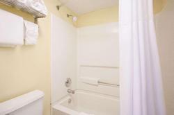Days Inn by Wyndham Brooksville