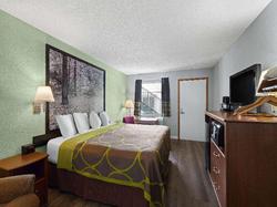 Super 8 Branson / Shepherd of the Hills Exwy