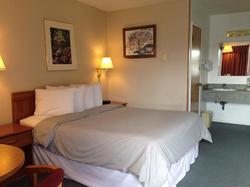 Redwood Inn