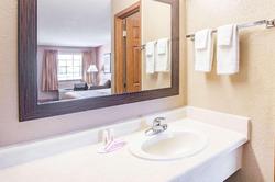 Super 8 by Wyndham Clinton AR