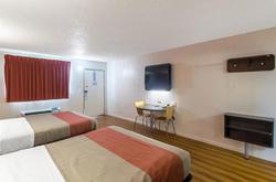 Motel 6 Clinton OK