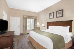 Baymont by Wyndham Crestview