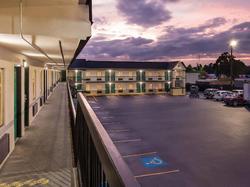 Super 8 by Wyndham Columbia