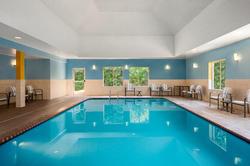 Holiday Inn Express Hotel & Suites Fredericksburg