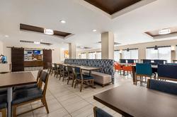 Holiday Inn Express Hotel & Suites Fredericksburg