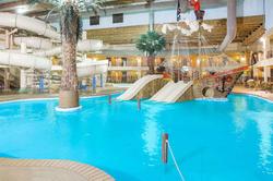 Ramada by Wyndham Des Moines Tropics Resort & Conf