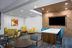 Holiday Inn Express & Suites Clinton