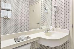 Microtel Inn & Suites By Wyndham Denver
