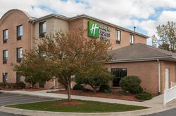Holiday Inn Express & Suites Canton
