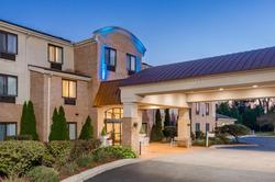 Holiday Inn Express & Suites Canton