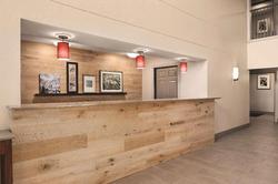 Country Inn & Suites Dubuque