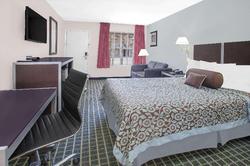 Days Inn by Wyndham Market Center Dallas