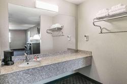 Super 8 by Wyndham Arlington Near AT&T Stadium