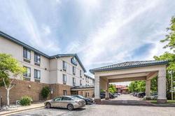 Days Inn & Suites by Wyndham Denver INTL