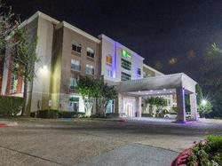 Holiday Inn Express & Suites Arlington North