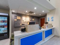 Holiday Inn Express & Suites Arlington North