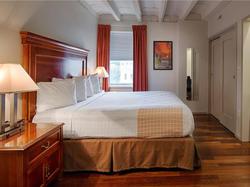 Grand Eastonian Suites Hotel