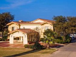 Super 8 by Wyndham Austin South / I-35