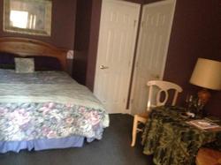 Lil Black Bear Inn