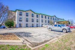 Ark Suites By OYO Jonesboro I-555