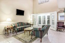 Super 8 by Wyndham Clinton TN