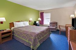 Super 8 by Wyndham Louisville/Expo Center