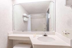 Days Inn & Suites by Wyndham Lexington