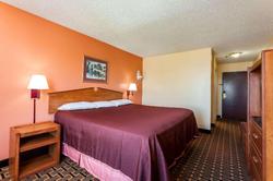 Howard Johnson by Wyndham Airport