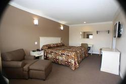 Harbor Inn & Suites La Habra