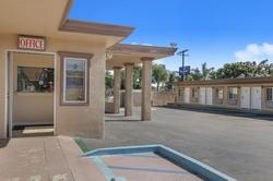Harbor Inn & Suites La Habra