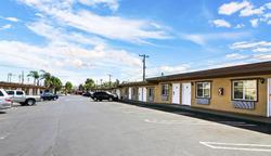 Harbor Inn & Suites La Habra