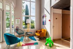 Hotel Full Colors