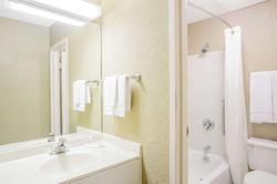Super 8 by Wyndham Madison East