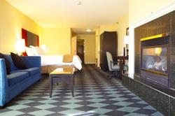 Plaza Inn & Suites at Ashland Creek