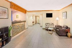 Days Inn & Suites by Wyndham Kansas City South