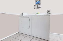 Days Inn by Wyndham Kansas City International Apt