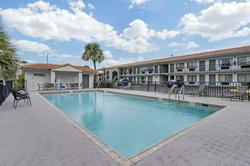 Quality Inn & Suites Orlando East - UCF Arena