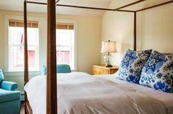Hill Farm Inn