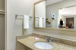 Super 8 by Wyndham Kansas City Airport