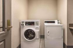 Country Inn & Suites Nashville Airport East