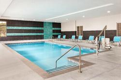 Holiday Inn Express Hotel & Suites Norfolk Airport
